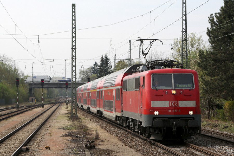 DB 111 221-8