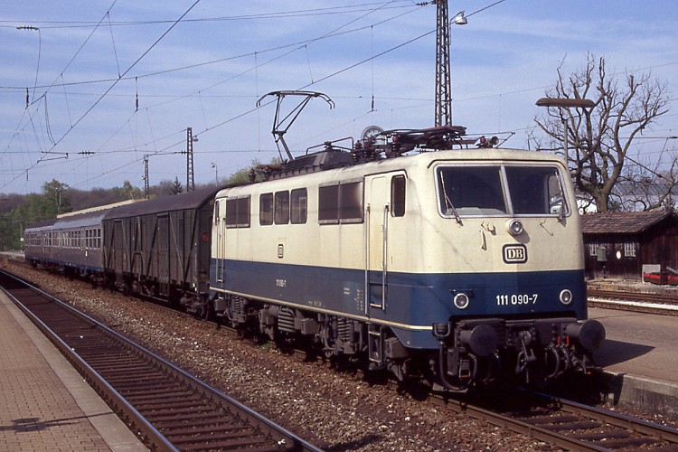 DB 111 090-7