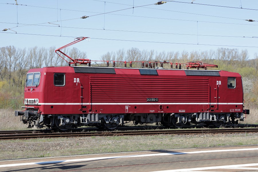 DB 143 002, 243 002