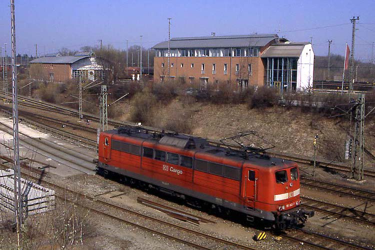 DB 151 043-7