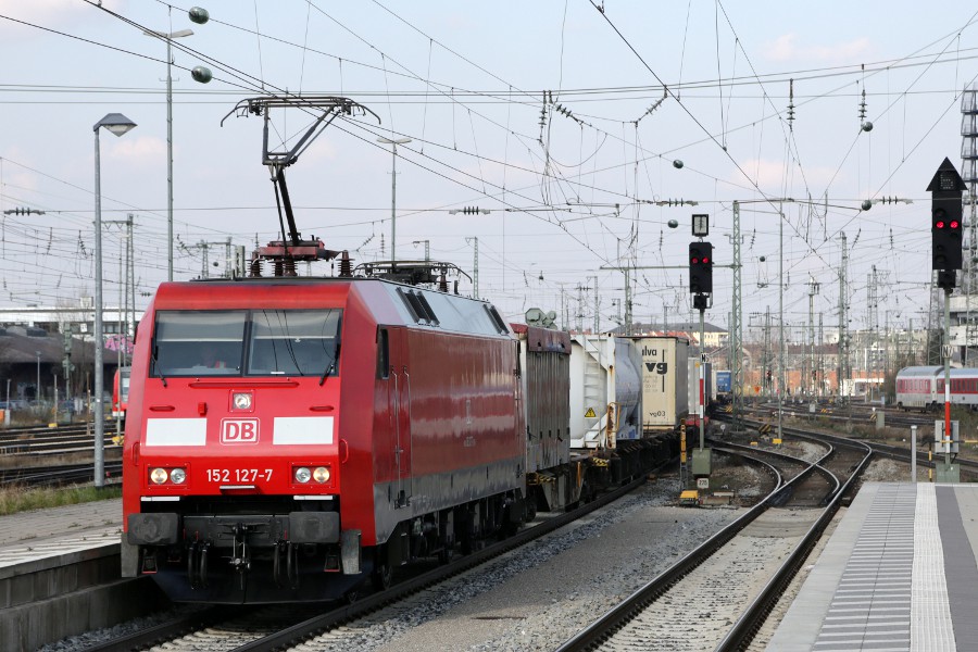 DB 152 127-7