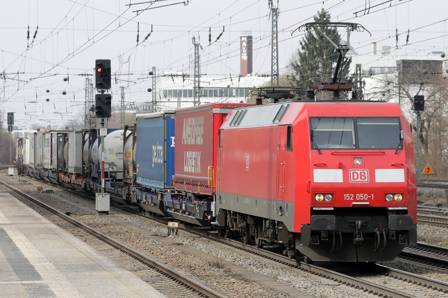 DB 152 050-1