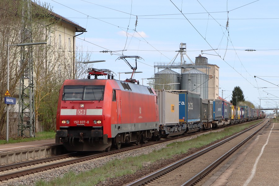 DB 152 037-8