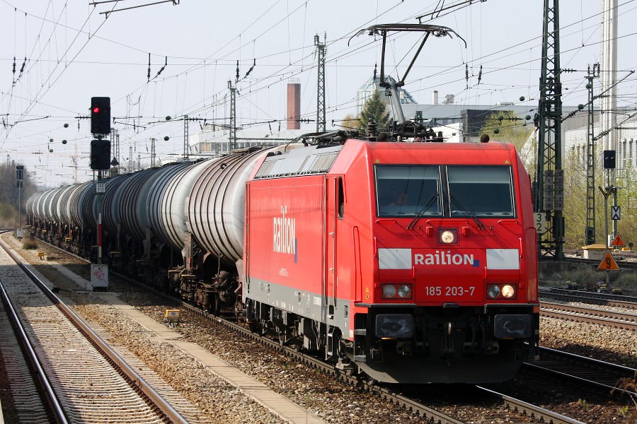 DB 185 203