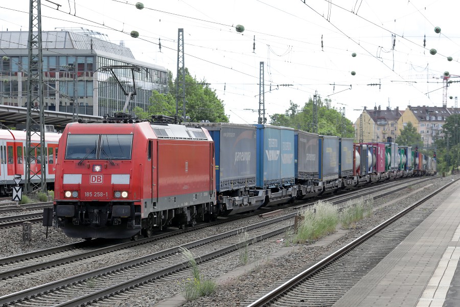DB 185 258