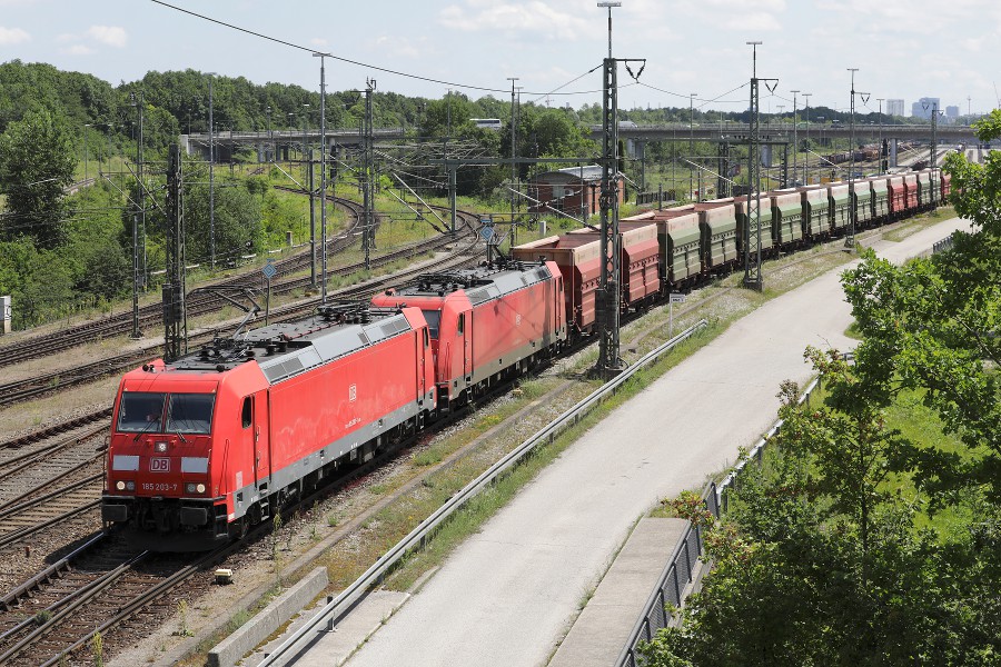 DB 185 203