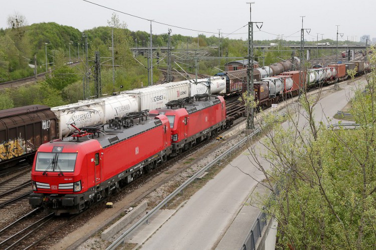 DB 193 327