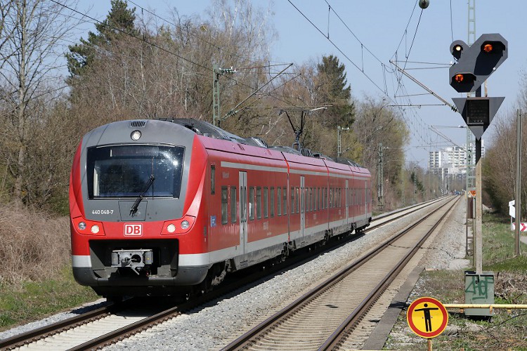 DB 440 048 ff