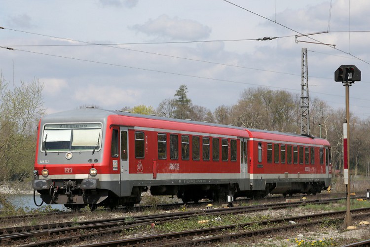 DB 628 563