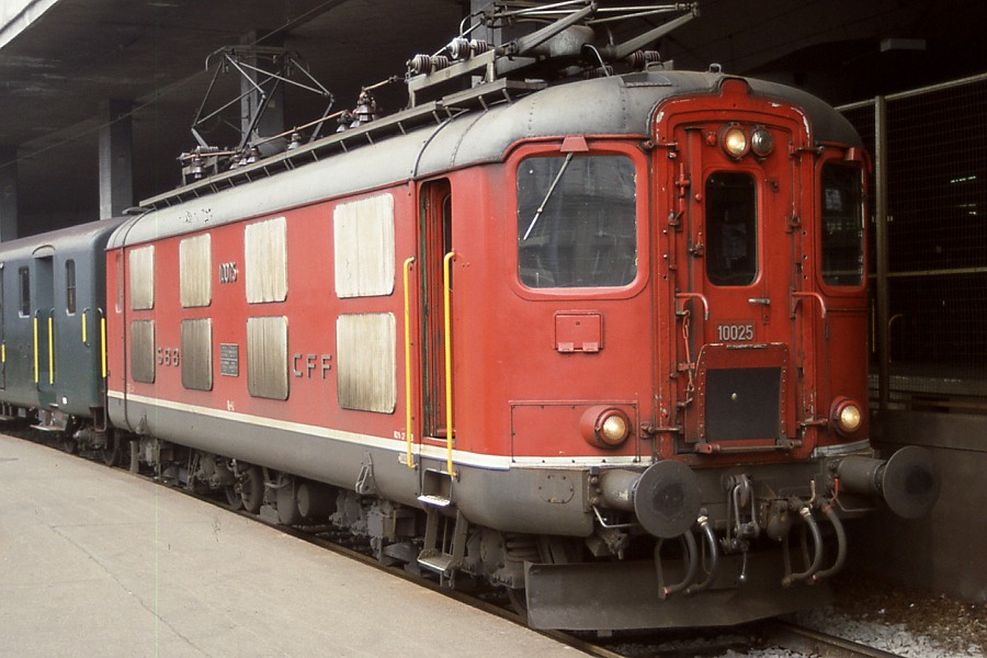 SBB Re 4/4 II 10025